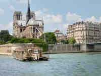 Seine River Cruise with Lunch Service Premier