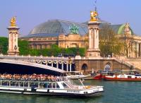Shared Tour: Paris and Cruise Motorcoach Tour PM