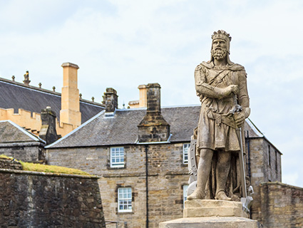 Shared Tour: Stirling Castle, Loch Lomond National Park and Cruise