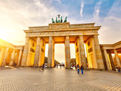 Private Classic Berlin Half Day Tour with English Speaking Driver-Guide